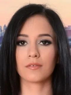 Nikki Fox