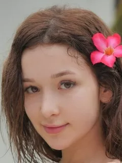 Ellie Leen