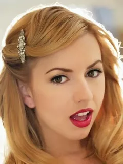 Lexi Belle