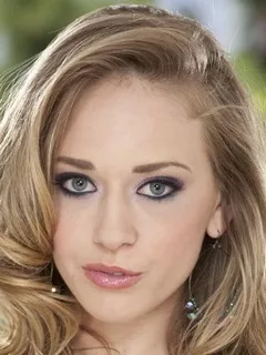 Kagney Linn Karter