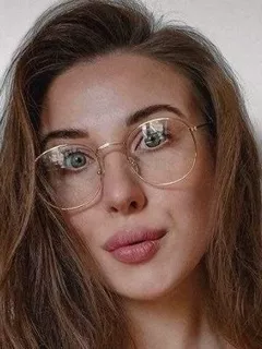 Deluxe Girl
