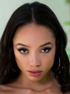 Alexis Tae