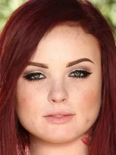 Chloe Carter