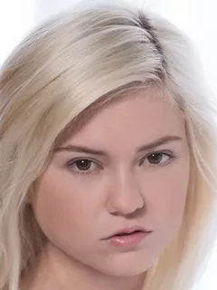 Chloe Foster