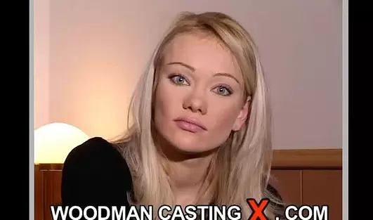 Блондинка громко орёт от писюна Вудмана в своей тугой жопе