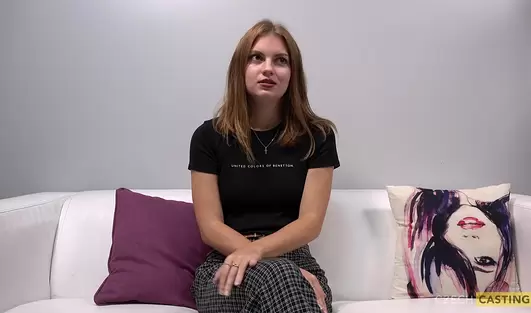 Агент жёстко трахнул и отшлёпал чешскую студентку на кастинге