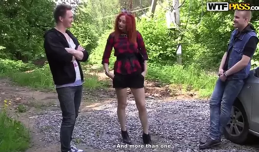 Рыжую тёлку расписали на двоих прям на заброшенной лесопилке