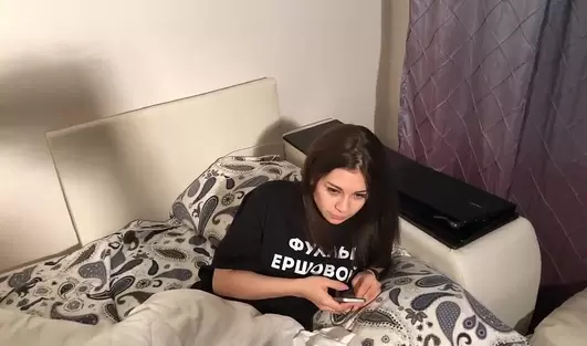 Отчим насильно повоспитывал хуем шлюховатую падчерицу