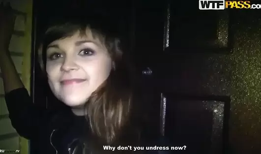 Русский негр и грузин расчехлили ещё одну тёлочку на перепих за деньжата