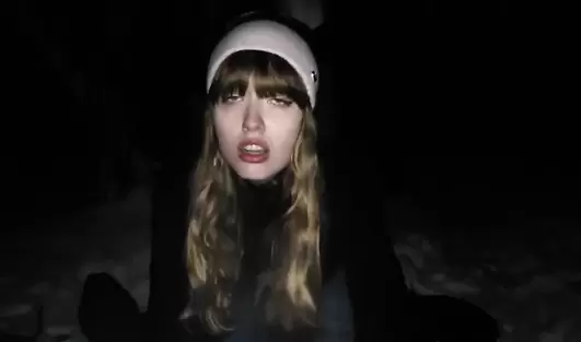 Русская парочка ебётся прям на снегу, не боясь всё себе отморозить