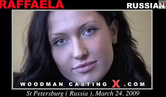 Русская шлюха ловит хуй ртом, пока её очко плавится от ебли на кастинге Вудмана