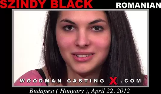 Молоденькая румынка немножко подумала - и согласилась дать Вудману в жопу