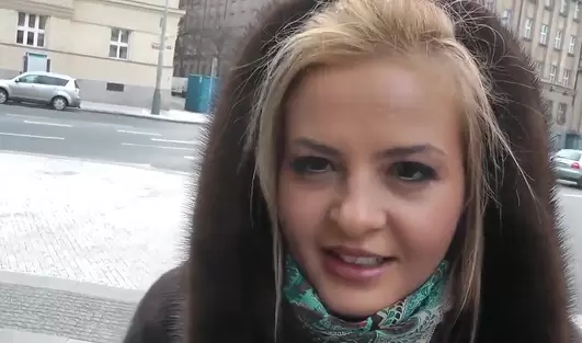 Развёл на секс русскую богатую девку, а потом выкинул её в ебенях, почти голой