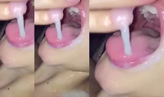 Нарезка густых окончаний в ротик молодой шлюшки, которая обожает сперму