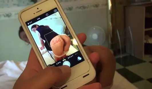 Японская горничная за чаевые согласна одеть поводок и отполировать член хозяина не только ротиком, но и пилоткой