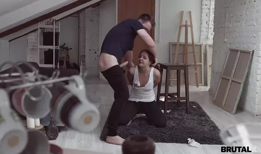 Девка так оскорбила душу художника, что тот жёстко выебал её во все дыры