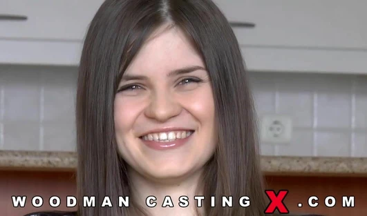 Русская шлюха успешно дала в жопу развратному Вудману