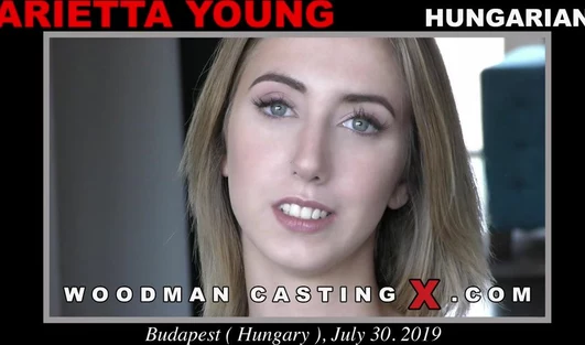 Стройнущая венгерка оказалась у Вудмана и получила два хуя в свои шалавливые свои дырки