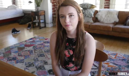 Сводный брат так долго ломался, что сестра сама присела ему на хуй