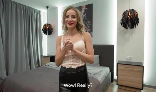 Красивая тёлочка всё может выпросить ртом и пиздой